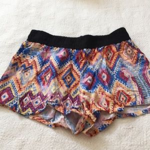Shinestar cloth patterned shorts